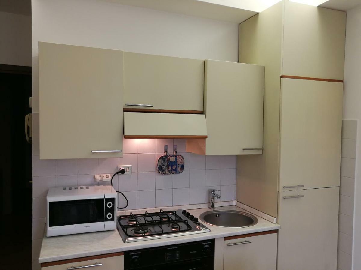 Carducci Apartment - The V Collection ตูราเต ภายนอก รูปภาพ