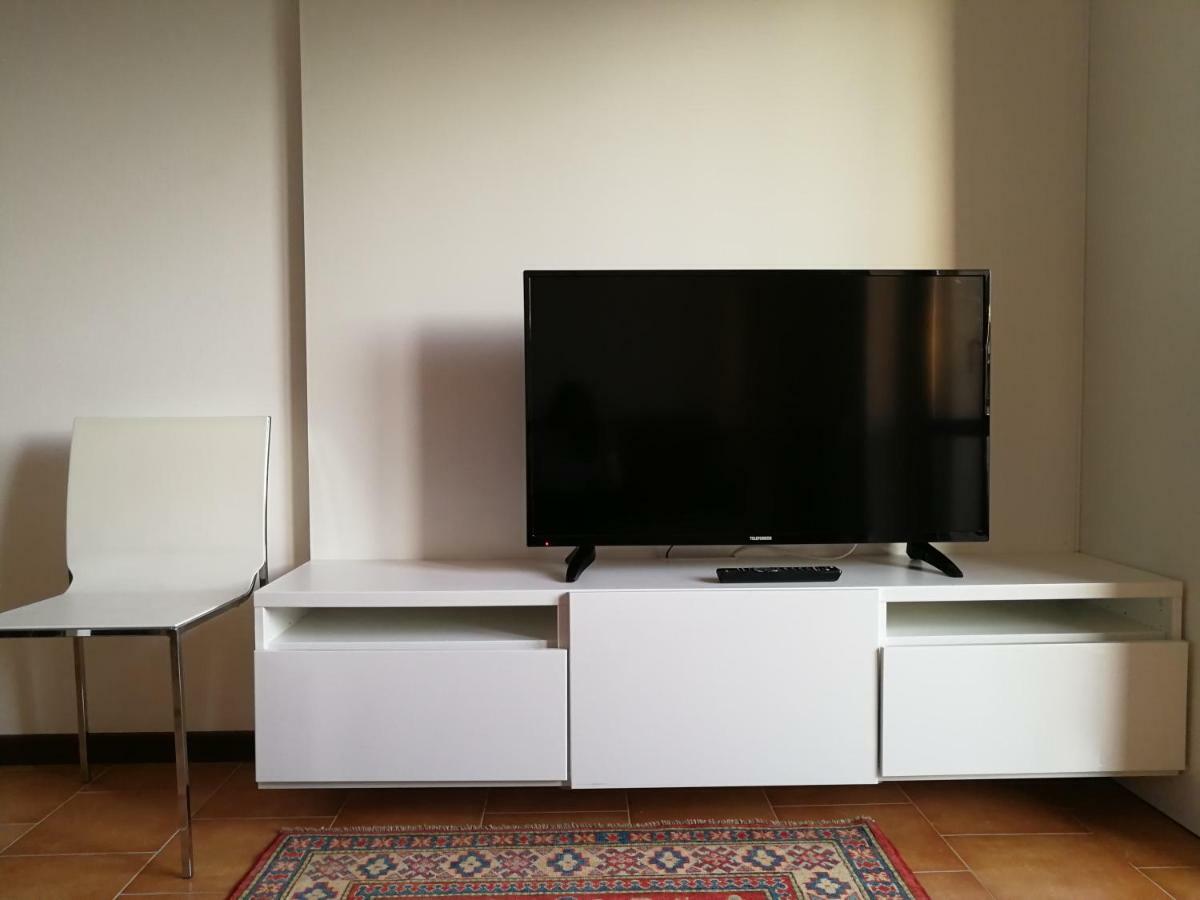 Carducci Apartment - The V Collection ตูราเต ภายนอก รูปภาพ